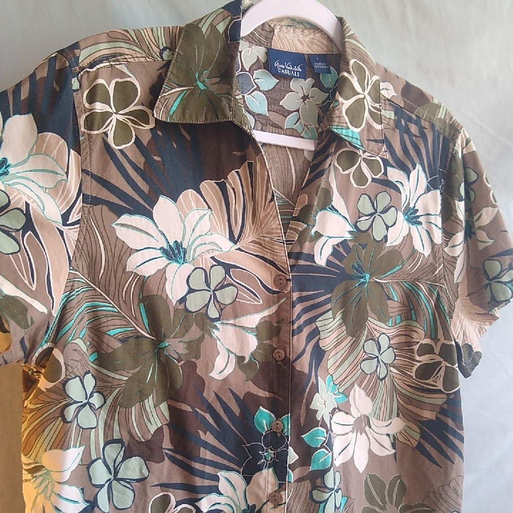 Gloria Vanderbilt Brown Floral Button-Down Shirt with Teal Accents
